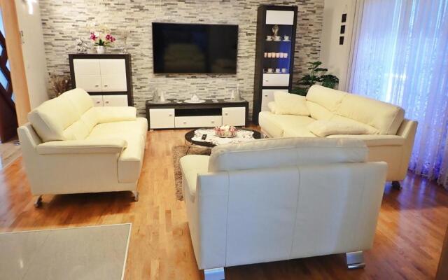 Apartment in Jasenice 42083