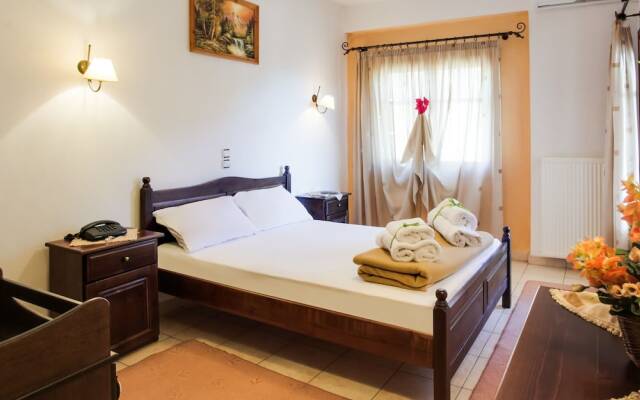 Simplistic Holiday Home in Stournareika With Terrace