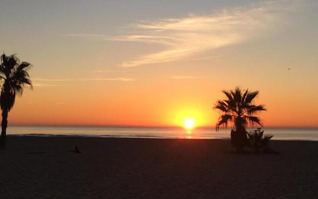 Apartamento con terraza y vistas al mar
