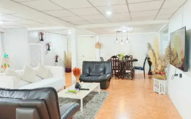 Getaway Villa Bangkok - 4 Bedroom, 6 Beds and 5 Bathroom