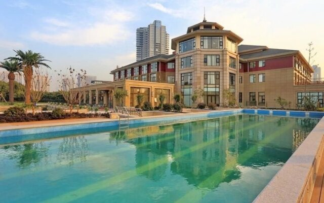 Hubing Spring Season Hotel