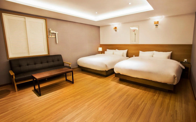 Lion Hotel