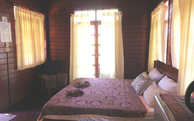 Thai House Beach Resort