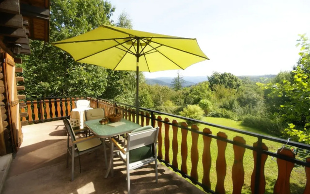 Spacious Chalet for 4 in Hommert