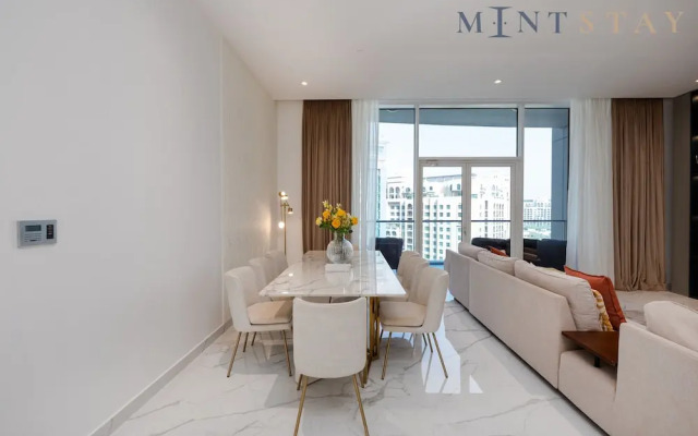 Modish Palm 3BR w Private Balcony Beach Access