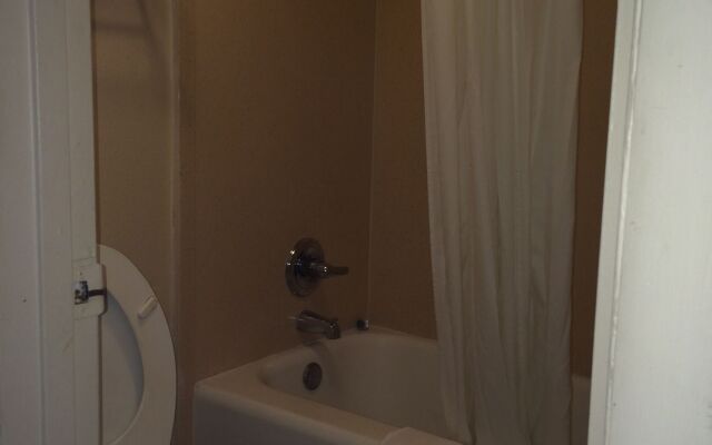 Executive Garden Titusville Hotel