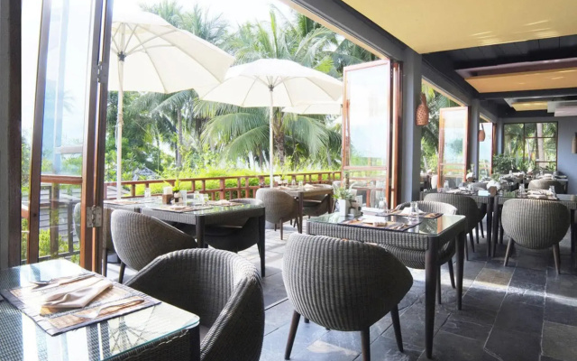 The Sunset Beach Resort & Spa Taling Ngam