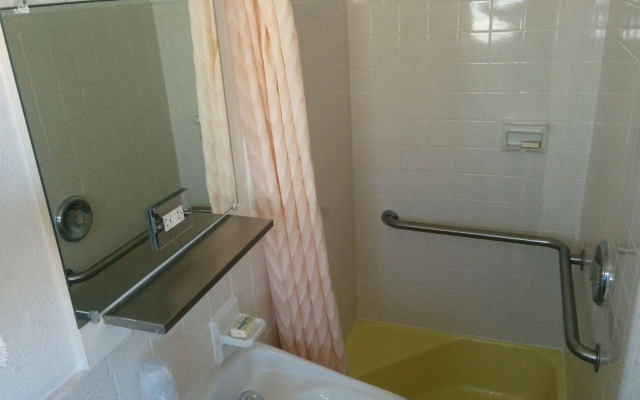 Pink Champagne Motel