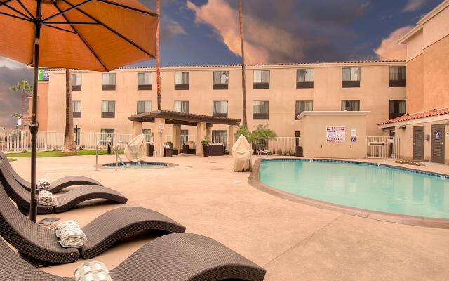 Holiday Inn Express Hotel & Suites Carlsbad Beach by IHG