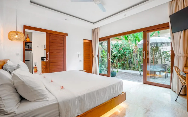 Frangipani Villa Kuning At Berawa