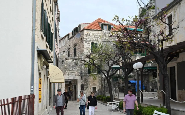 Old Town Apartment