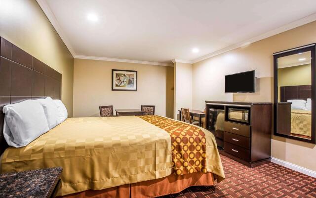 Rodeway Inn & Suites