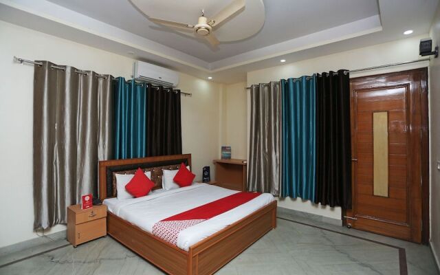 OYO 26921 Smg George 2