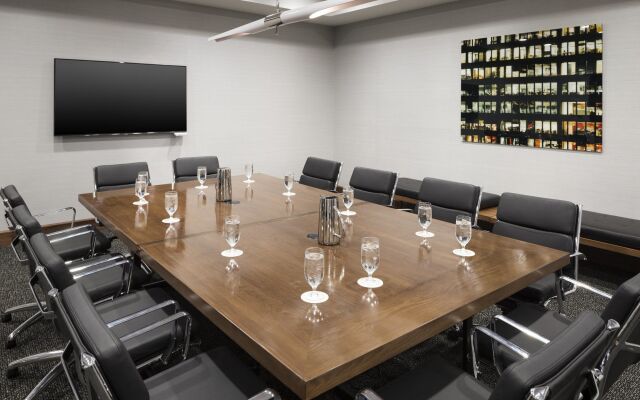 Le Méridien Chicago - Oakbrook Center