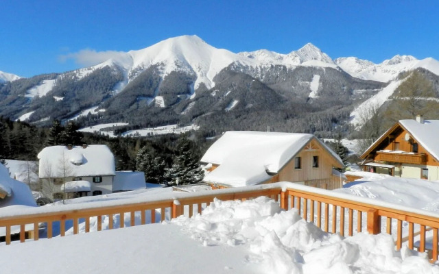 Luxurious Chalet in Hohentauern With Jacuzzi Near Lake