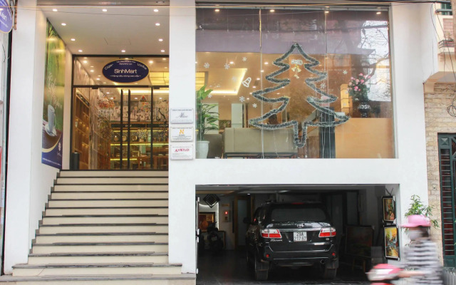 SinhPlaza