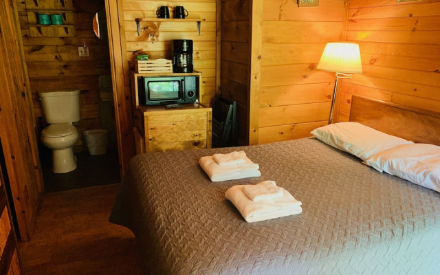 Pine Crest Motel And Cabins