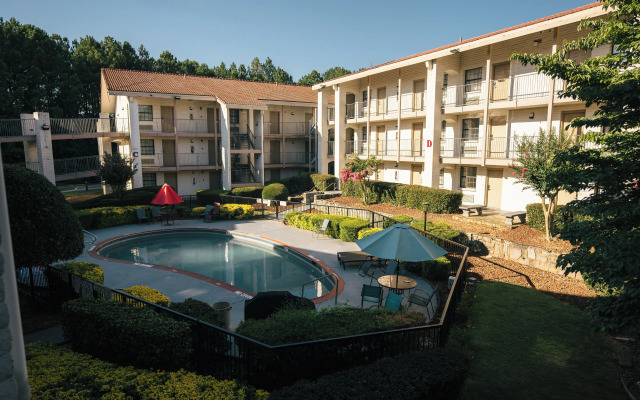 Howard Johnson Inn Peachtree/Norcross