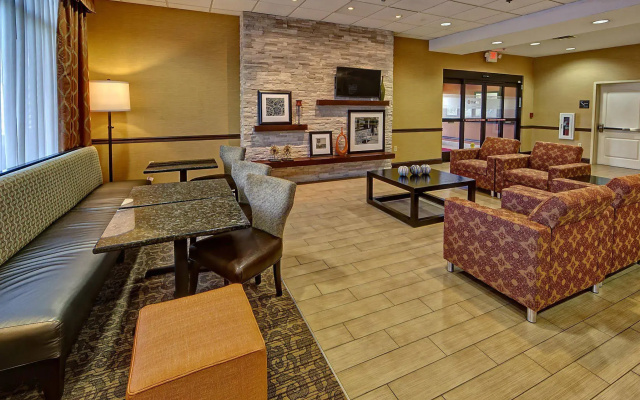 Hampton Inn Crossville