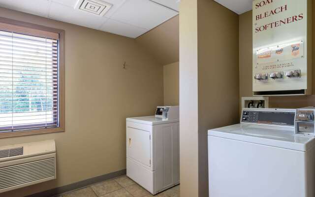 AmericInn by Wyndham Two Harbors Near Lake Superior