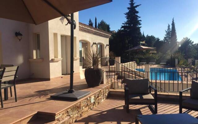 Villa With 5 Bedrooms in Rayol-canadel-sur-mer, With Wonderful Mountai