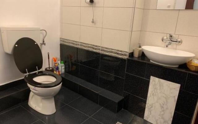 Paula Apartment & Rooms