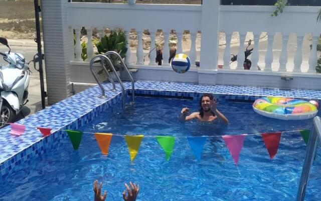 Happy Monkey Hostel