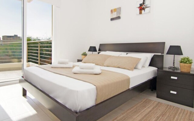 Malvina Paralimni in Paralimni