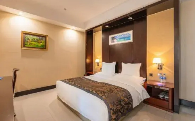 East River International Hotel