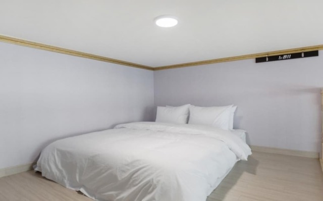 Yeosu Feeling Pension