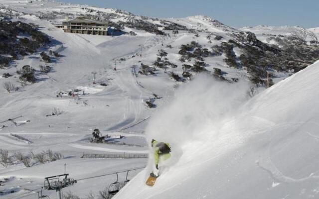 Kookaburra Ski Lodge