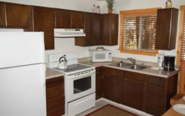 1247 Lester Street By Redawning