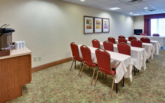 Country Inn & Suites by Radisson, Carlisle, PA