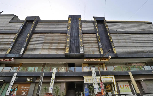 OYO Premium Law Garden C G Road