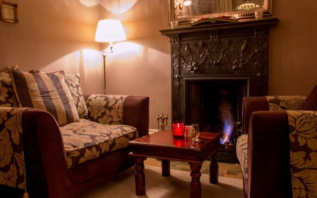 Cluny Bank Hotel