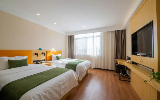 GreenTree Inn Changzhou Zouqu Town Taifu Times Square Zhenzhong Road Express Hotel – Guest Rooms – Changzhou