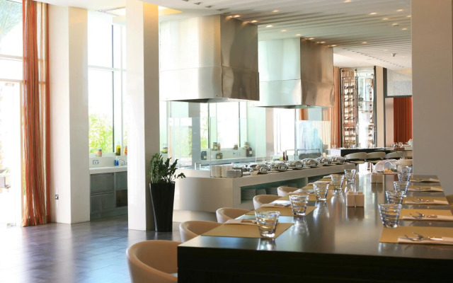 Centro Yas Island
