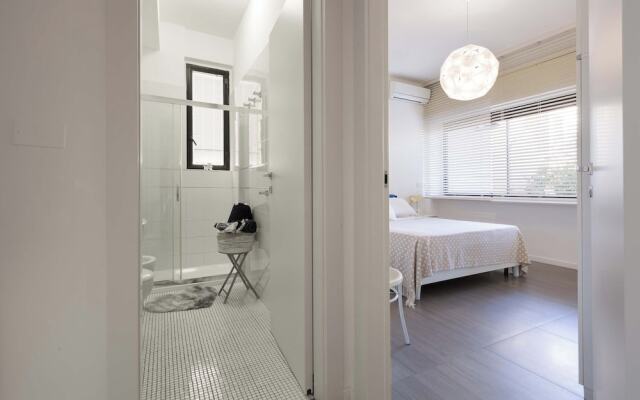 3400 Suite Mon Amour by Barbarhouse