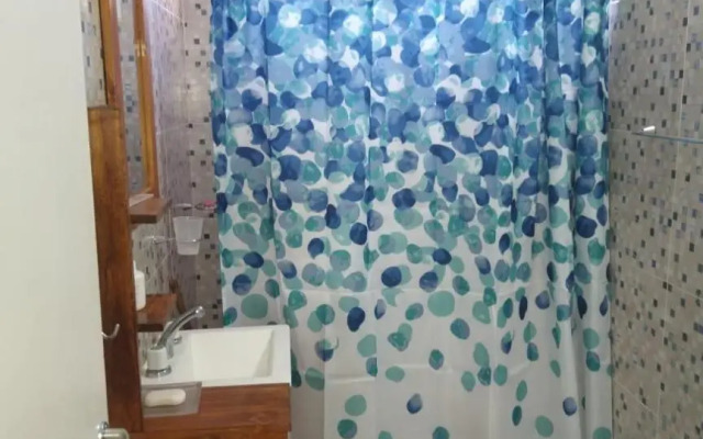 rojo 2 cuadras del mar