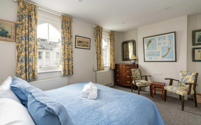 Charming 2BD Garden House - Hammersmith