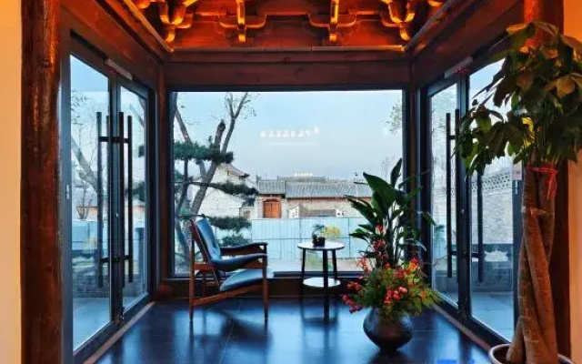 Shi San Yue Hot Spring Inn