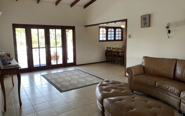 A Beautiful Aruba Salina Cerca Villa