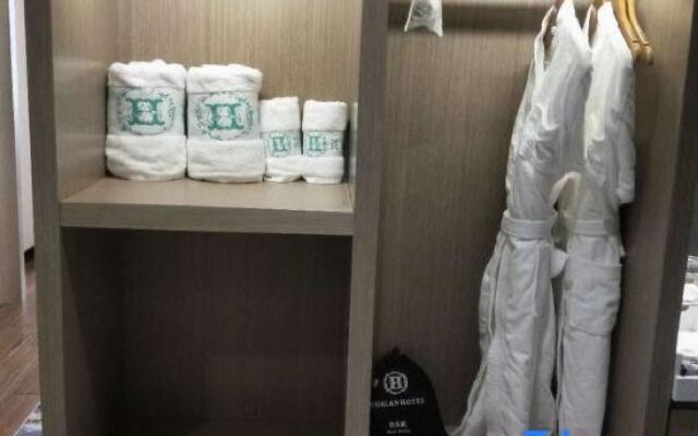 Huaxi Hongta Avenue High-speed Railway Station