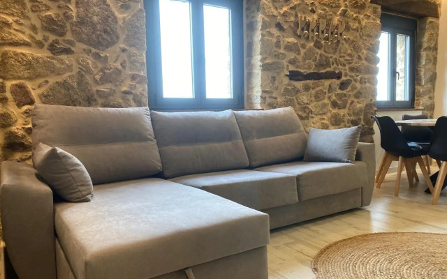 As Penedas, Casa dos Arcos