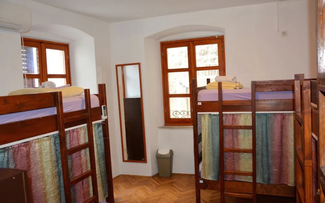 Montenegro Backpackers Home Kotor