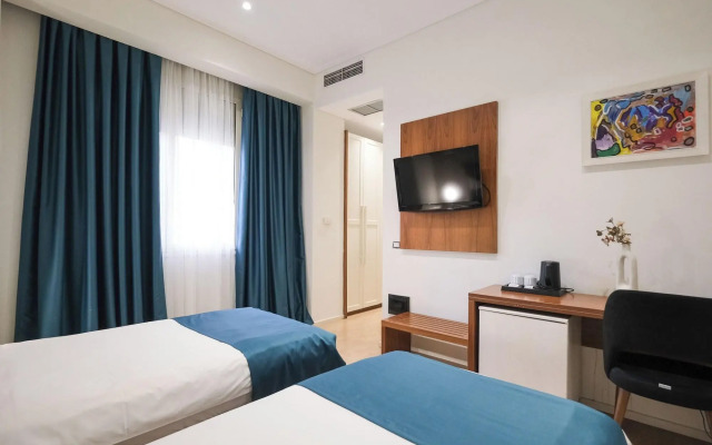 Golden City Hotel, Tirana