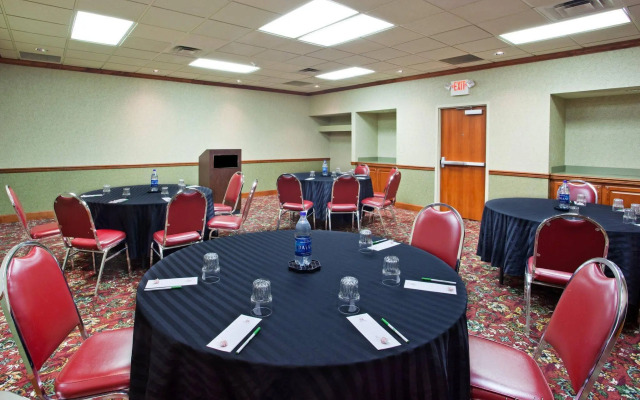 Holiday Inn Hotel & Suites Cincinnati - Eastgate by IHG