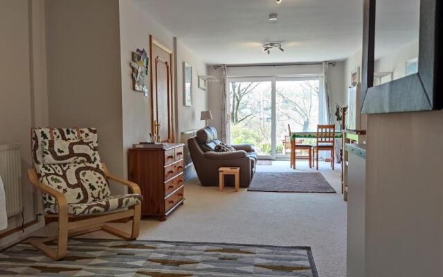 Wood Bank Studio Apartment