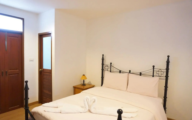 Sri Chiangkhan Hotel