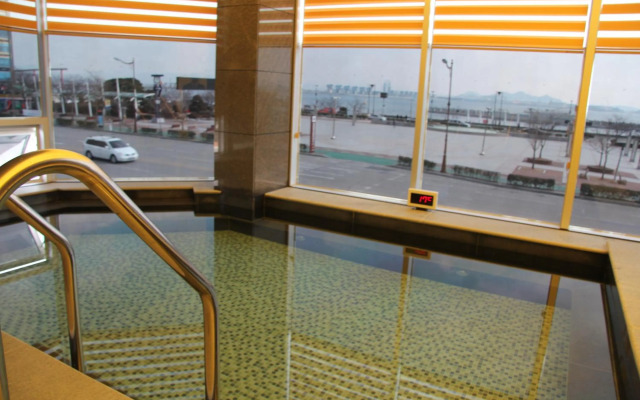Fontana Beach Hotel